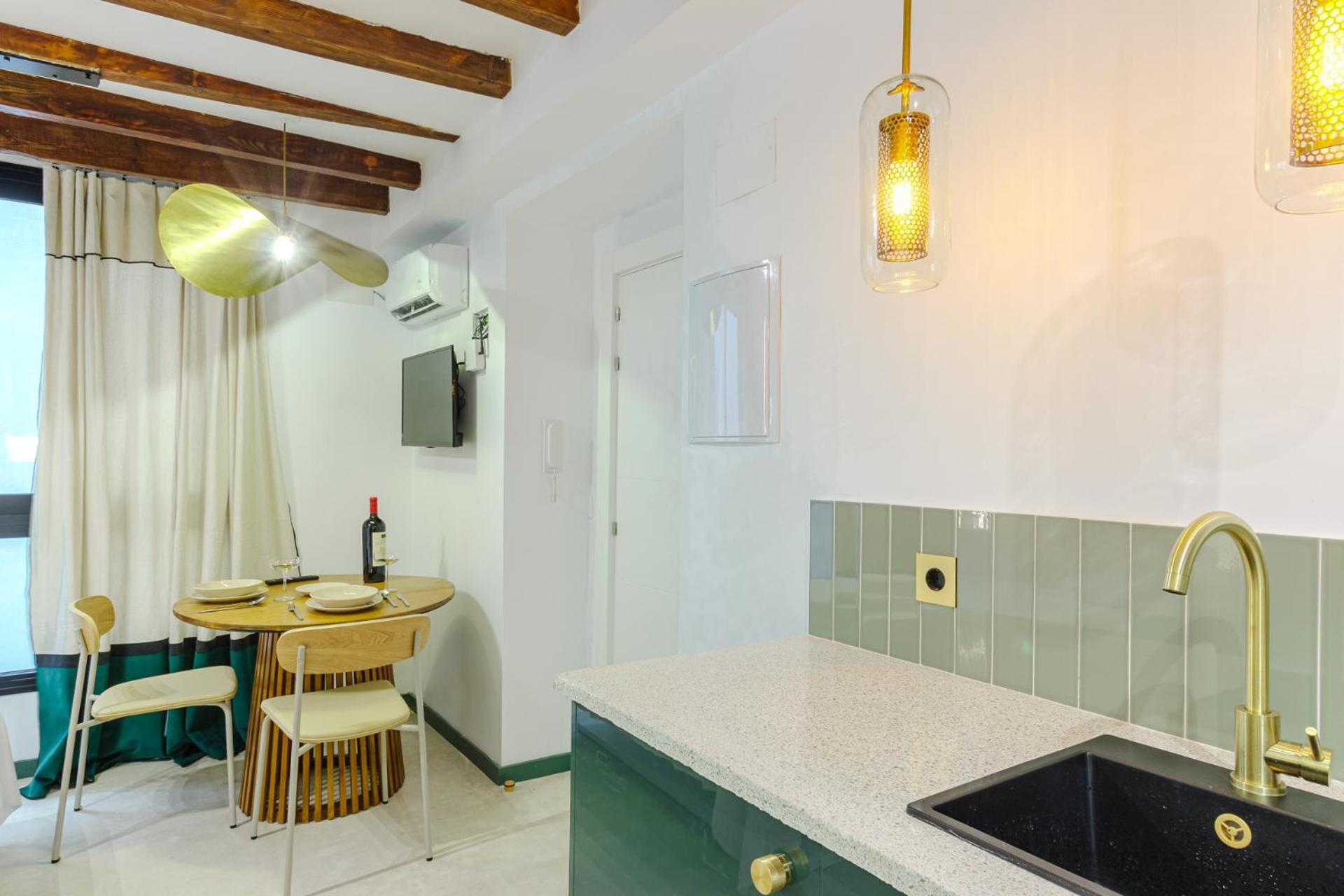 Refined And Practical Studio In Historic Center Of Alicante Esterno foto
