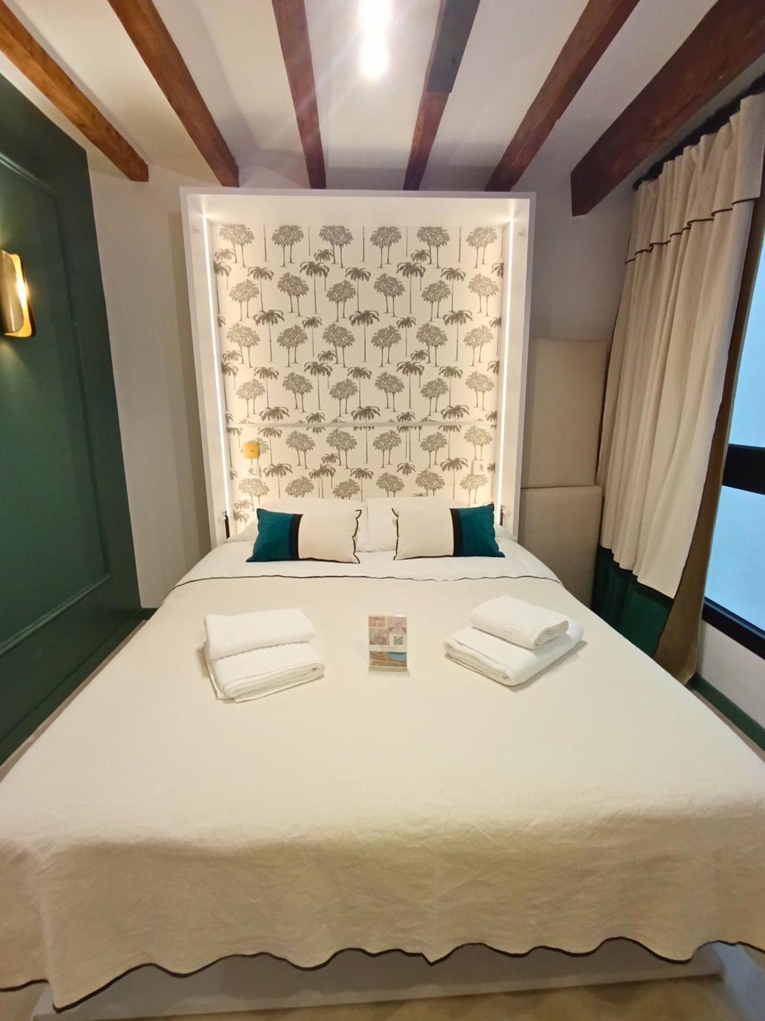 Refined And Practical Studio In Historic Center Of Alicante Esterno foto