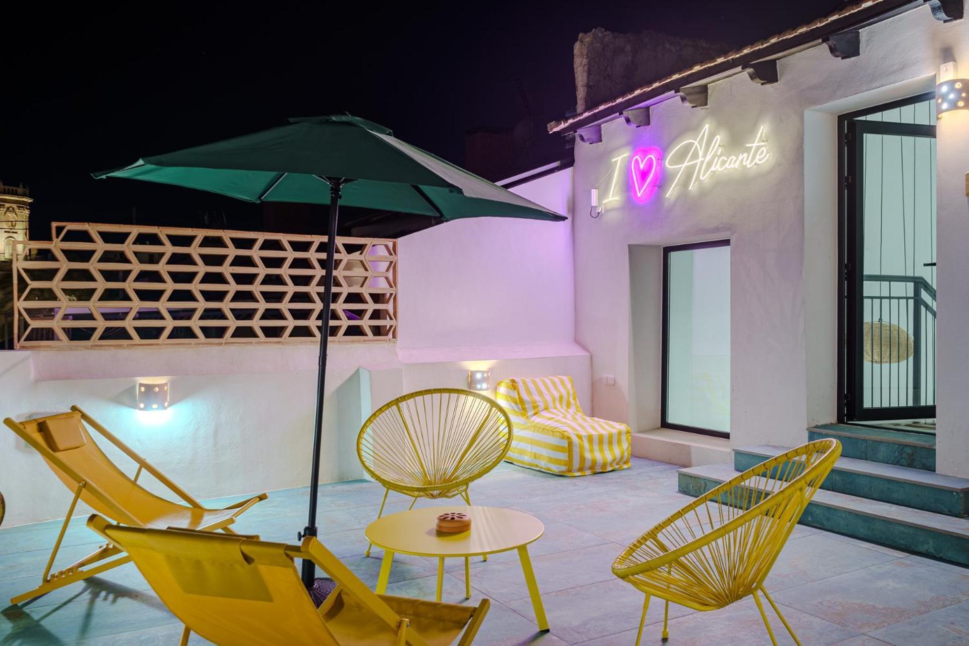 Refined And Practical Studio In Historic Center Of Alicante Esterno foto